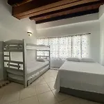 Muy cerca del mar, areopuerto y centro histórico